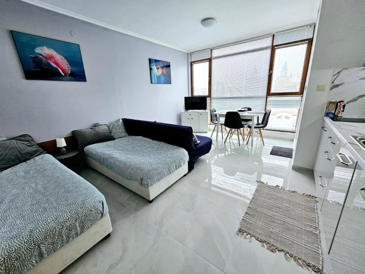 Studio Apartment With Balcony 300M From Beach Sunny Beach Exterior photo